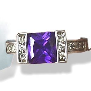 Silver cocktail ring with Purple gemstone size 6-7